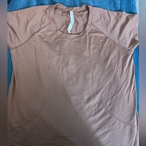 Lululemon emblem shirt